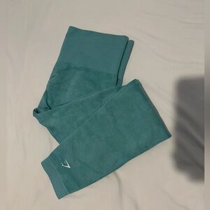 Cute teal camo gymshark butt scrunch leggings